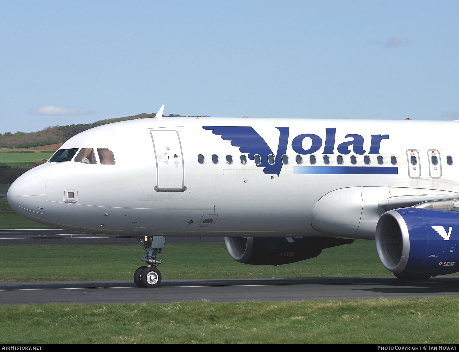 Aircraft Photo of EC-ISI | Airbus A320-214 | Volar Airlines | AirHistory.net #147418