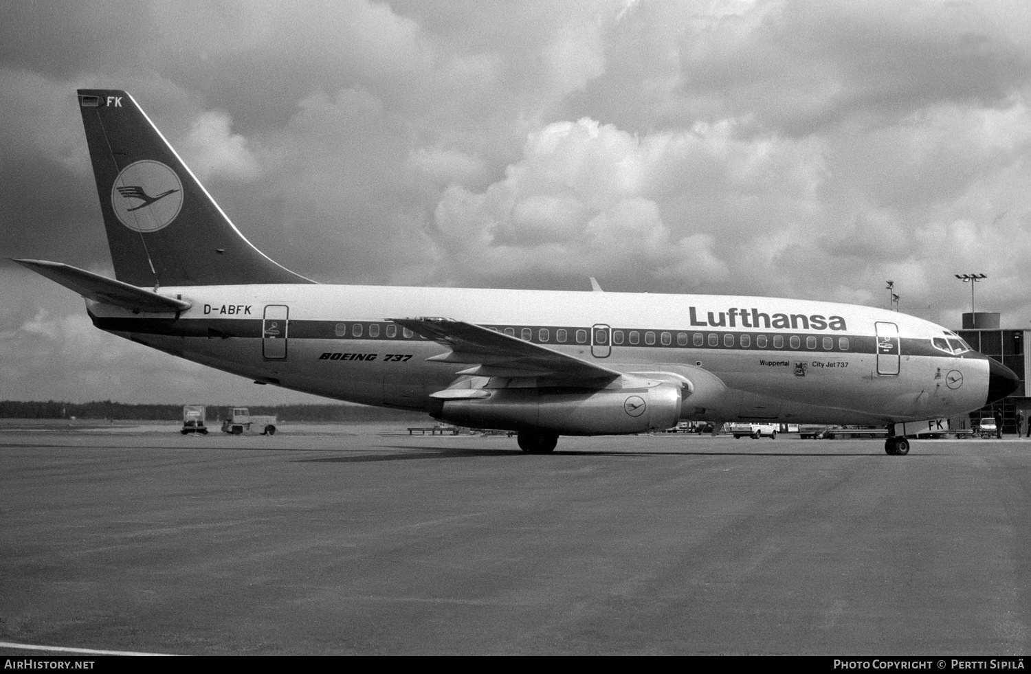Aircraft Photo of D-ABFK | Boeing 737-230/Adv | Lufthansa | AirHistory.net #147540