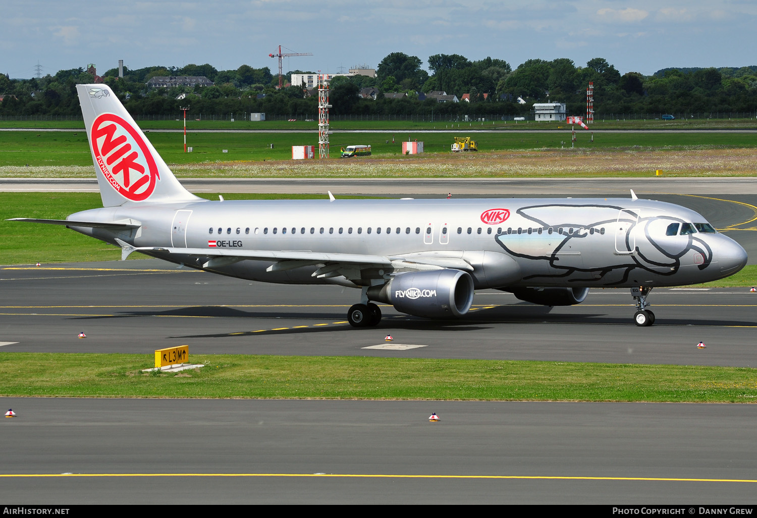 Aircraft Photo of OE-LEG | Airbus A320-214 | Niki | AirHistory.net #147652