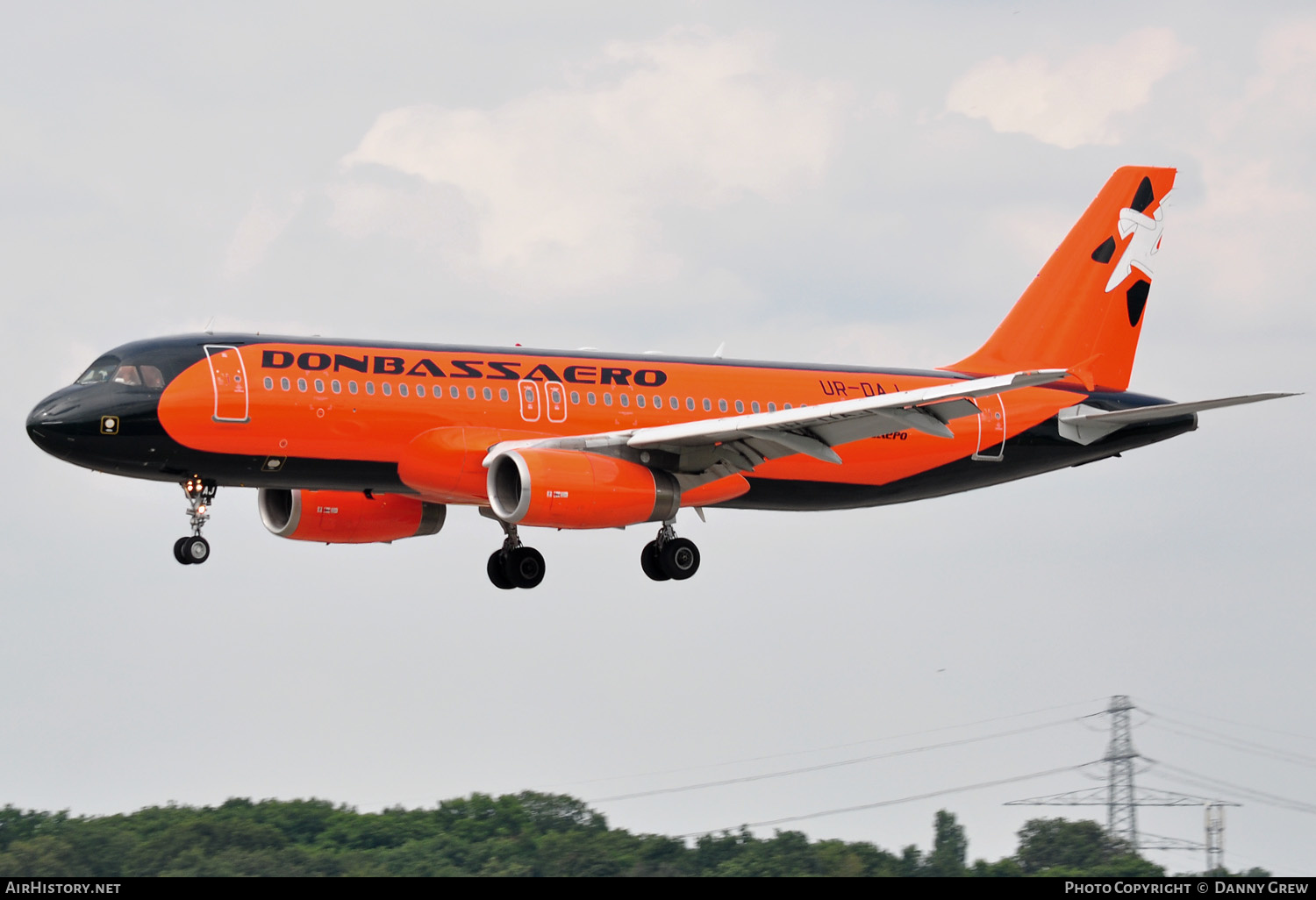 Aircraft Photo of UR-DAJ | Airbus A320-232 | Donbassaero | AirHistory.net #147701