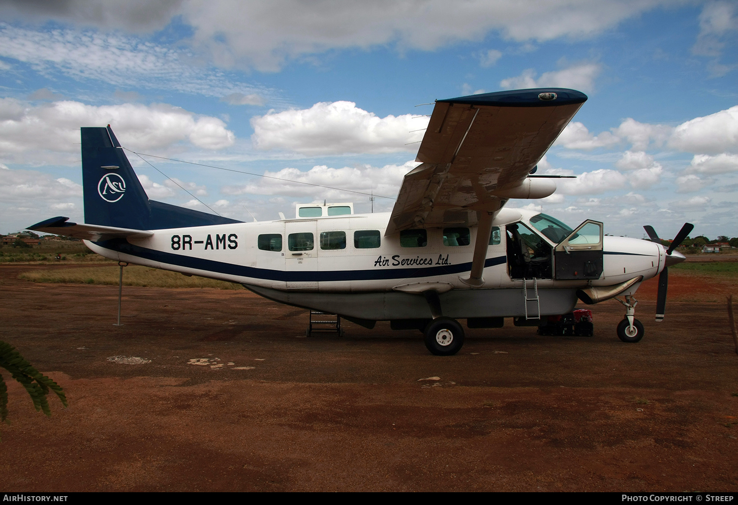 Aircraft Photo of 8R-AMS | Cessna 208B Grand Caravan | Air Services | AirHistory.net #147796