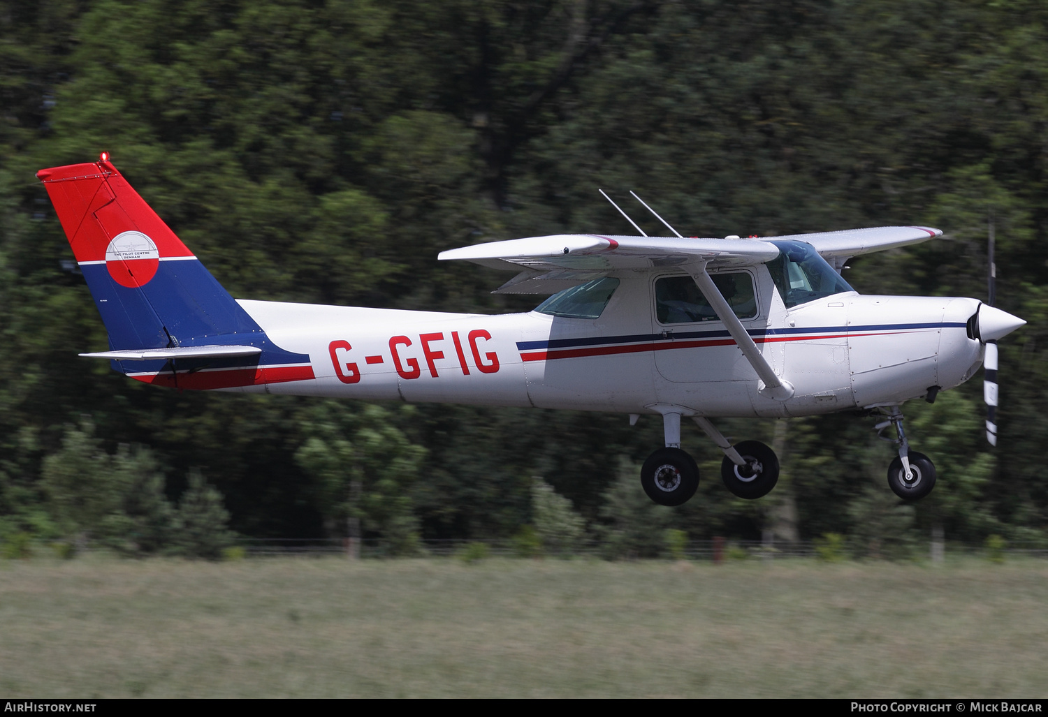 Aircraft Photo of G-GFIG | Cessna 152 | The Pilot Centre Denham | AirHistory.net #147833