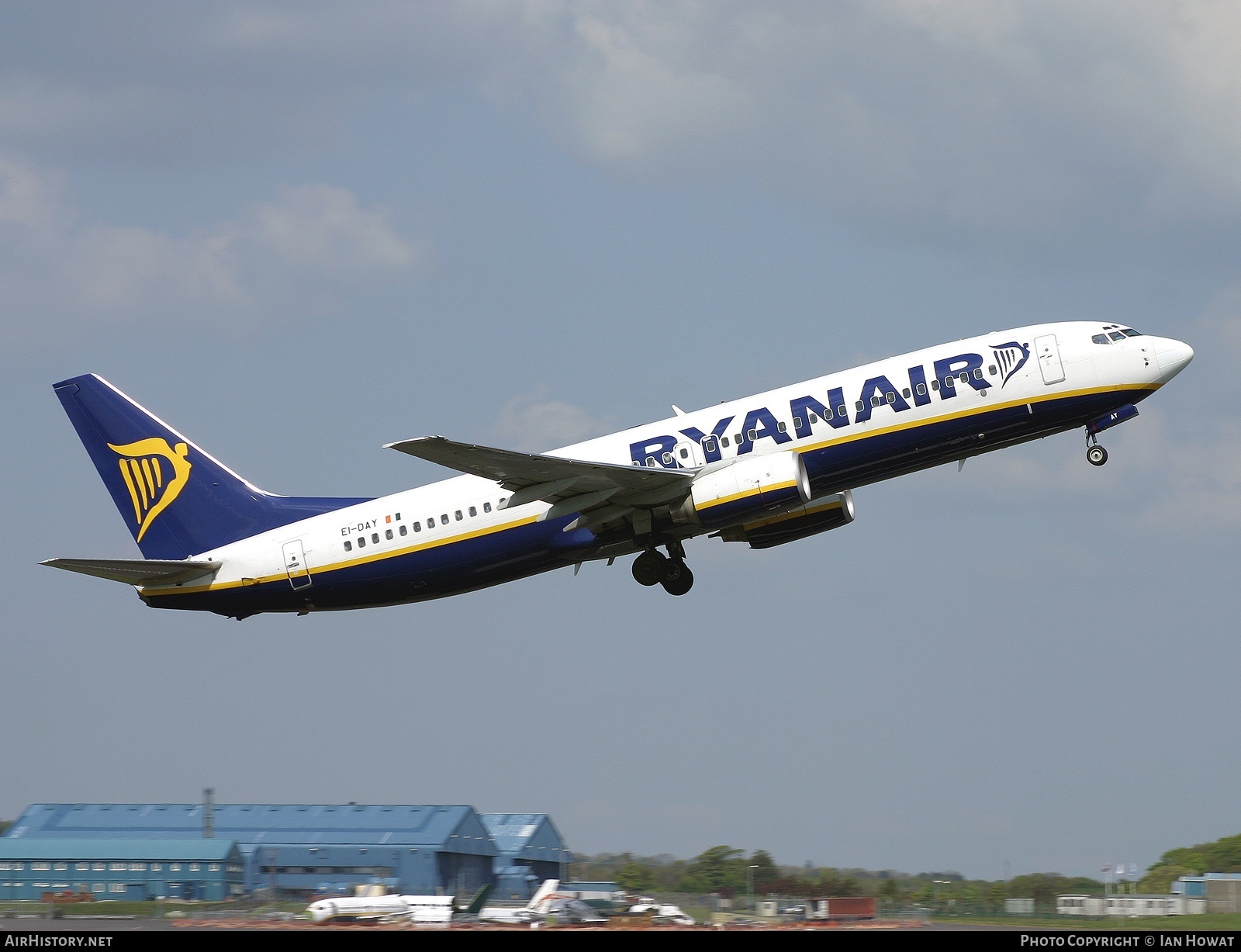 Aircraft Photo of EI-DAY | Boeing 737-8AS | Ryanair | AirHistory.net #147910