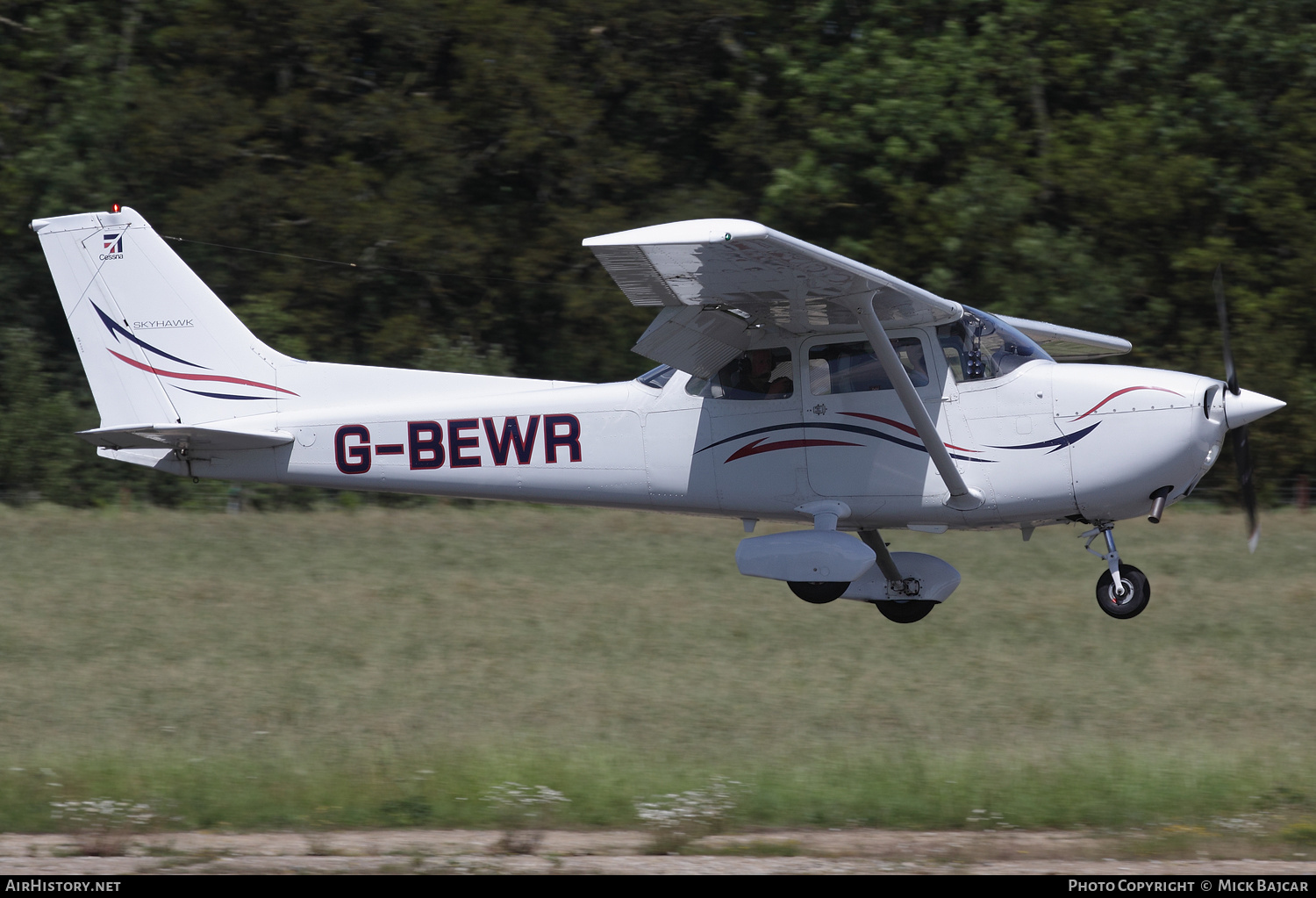 Aircraft Photo of G-BEWR | Reims F172N Skyhawk 100 | AirHistory.net #147931