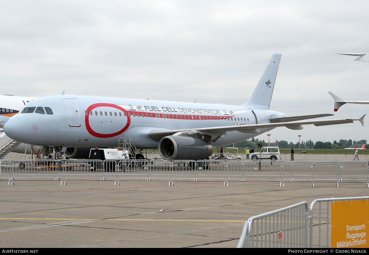 Aircraft Photo of F-WWDB | Airbus A320-232 | DLR - Deutsches Zentrum für Luft- und Raumfahrt | AirHistory.net #148027