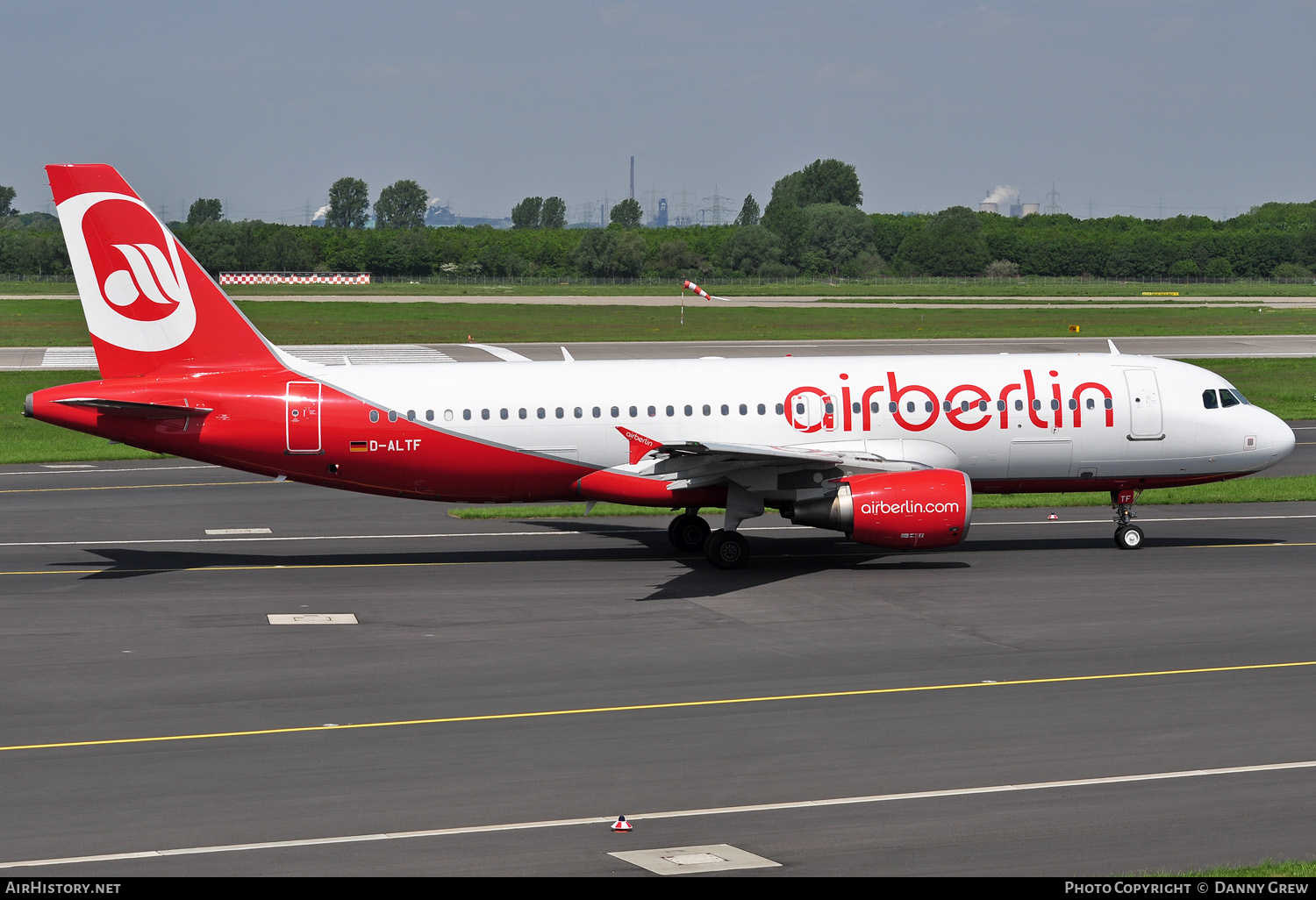 Aircraft Photo of D-ALTF | Airbus A320-214 | Air Berlin | AirHistory.net #148240