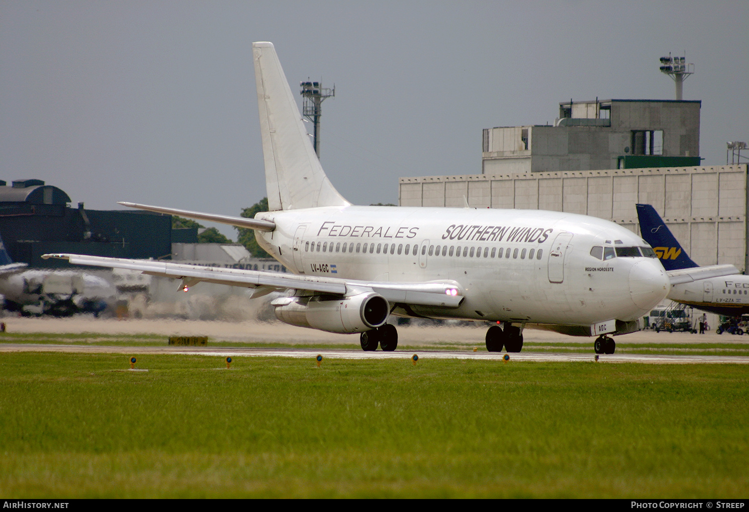 Aircraft Photo of LV-AGC | Boeing 737-241/Adv | Southern Winds | AirHistory.net #148294