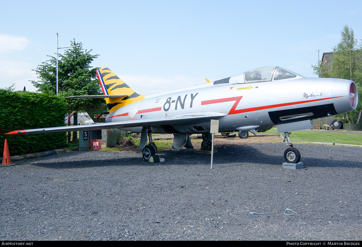 Aircraft Photo of 318 | Dassault MD-454 Mystere IV A | France - Air Force | EC 2/8 | AirHistory.net #148308