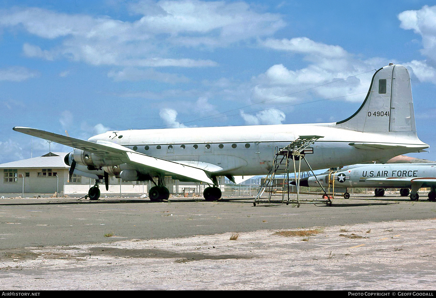 Aircraft Photo of 44-9041 / 0-49041 | Douglas VC-54M Skymaster | USA - Air Force | AirHistory.net #148339