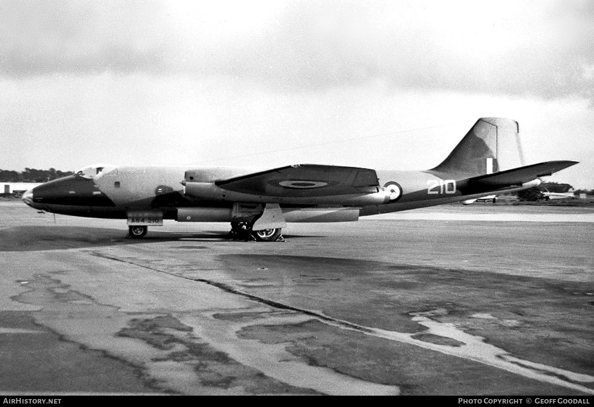 Aircraft Photo of A84-210 | English Electric Canberra Mk20 | Australia - Air Force | AirHistory.net #148352