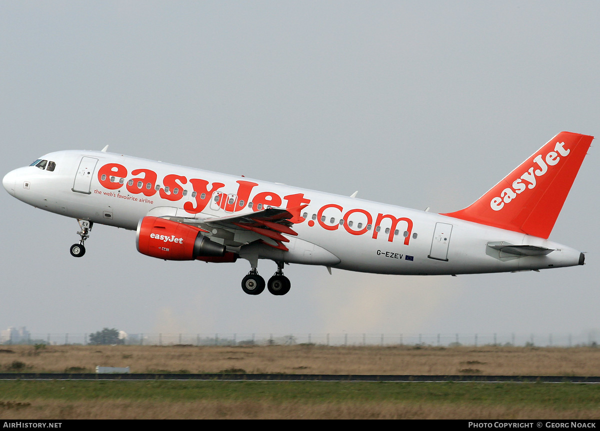 Aircraft Photo of G-EZEV | Airbus A319-111 | EasyJet | AirHistory.net #148371