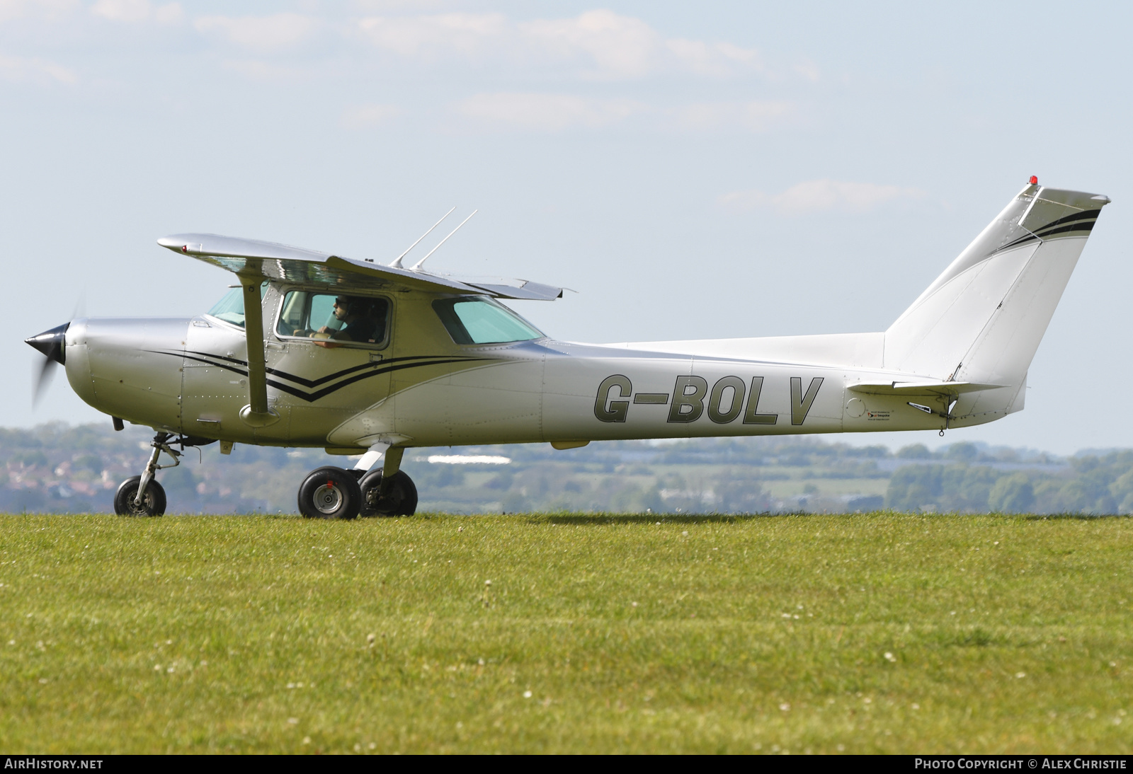 Aircraft Photo of G-BOLV | Cessna 152 | AirHistory.net #148393