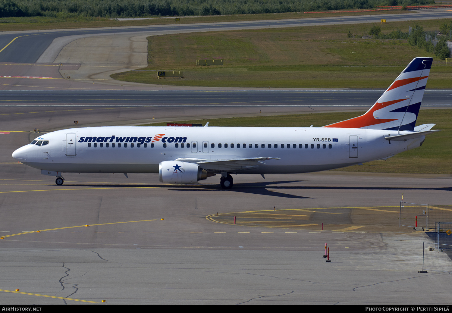 Aircraft Photo of YR-SEB | Boeing 737-484 | Smartwings | AirHistory.net #148741