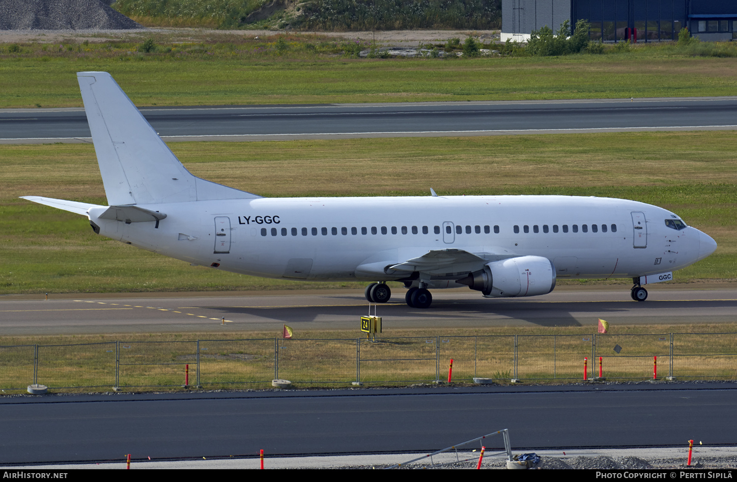 Aircraft Photo of LY-GGC | Boeing 737-3Q8 | AirHistory.net #148752