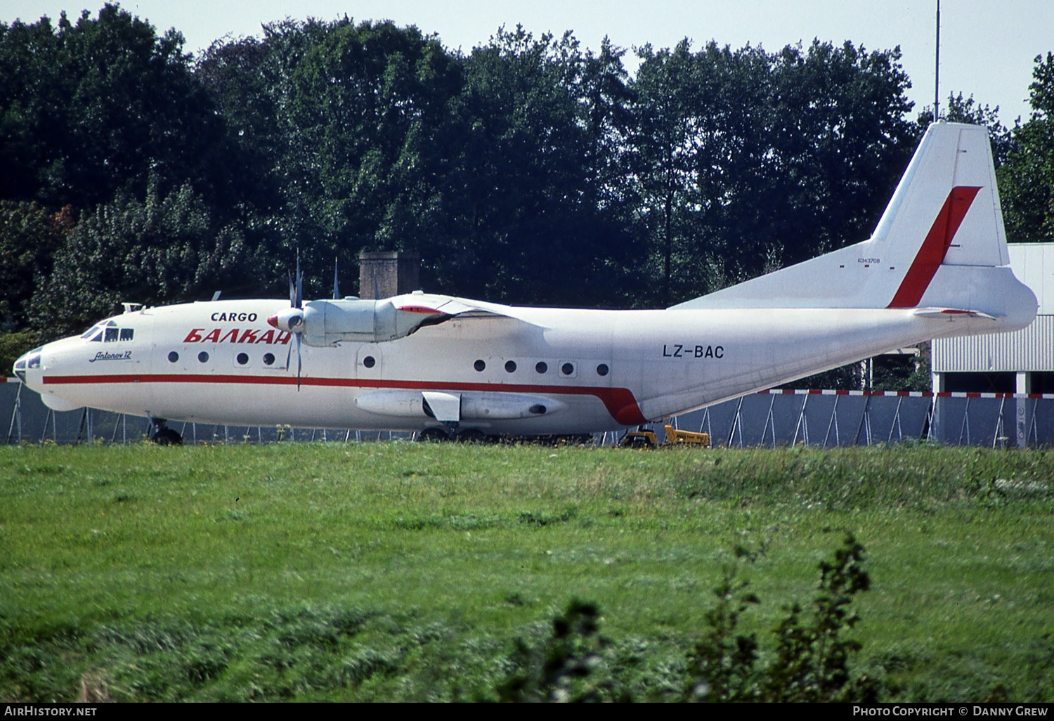 Aircraft Photo of LZ-BAC | Antonov An-12B | Balkan - Bulgarian Airlines Cargo | AirHistory.net #148834