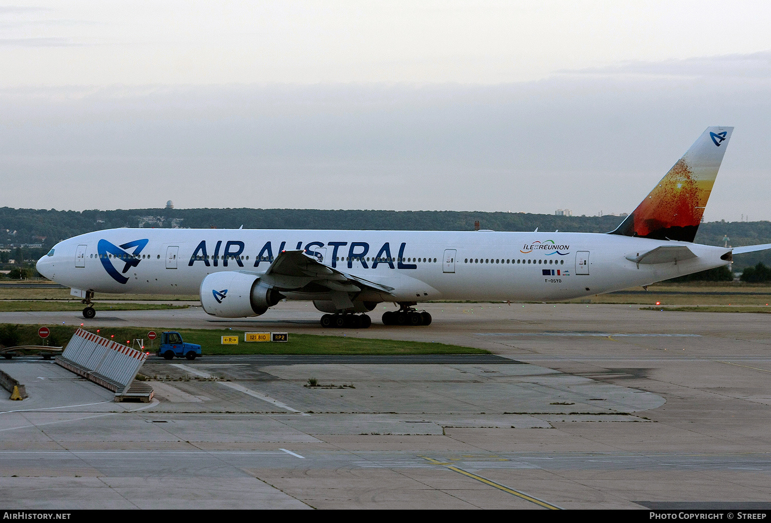 Aircraft Photo of F-OSYD | Boeing 777-3Q8/ER | Air Austral | AirHistory.net #148853