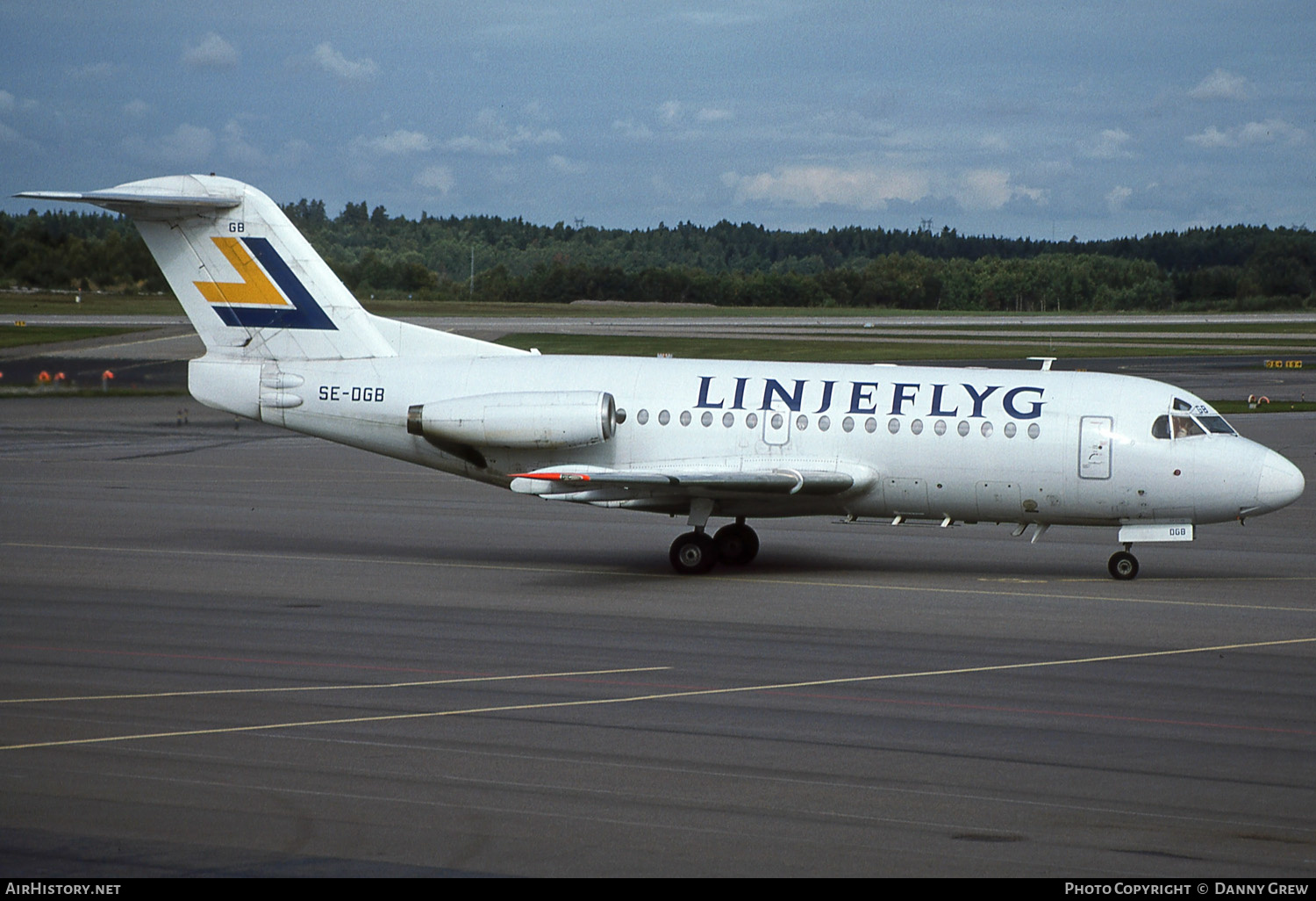 Aircraft Photo of SE-DGB | Fokker F28-1000 Fellowship | Linjeflyg | AirHistory.net #148903