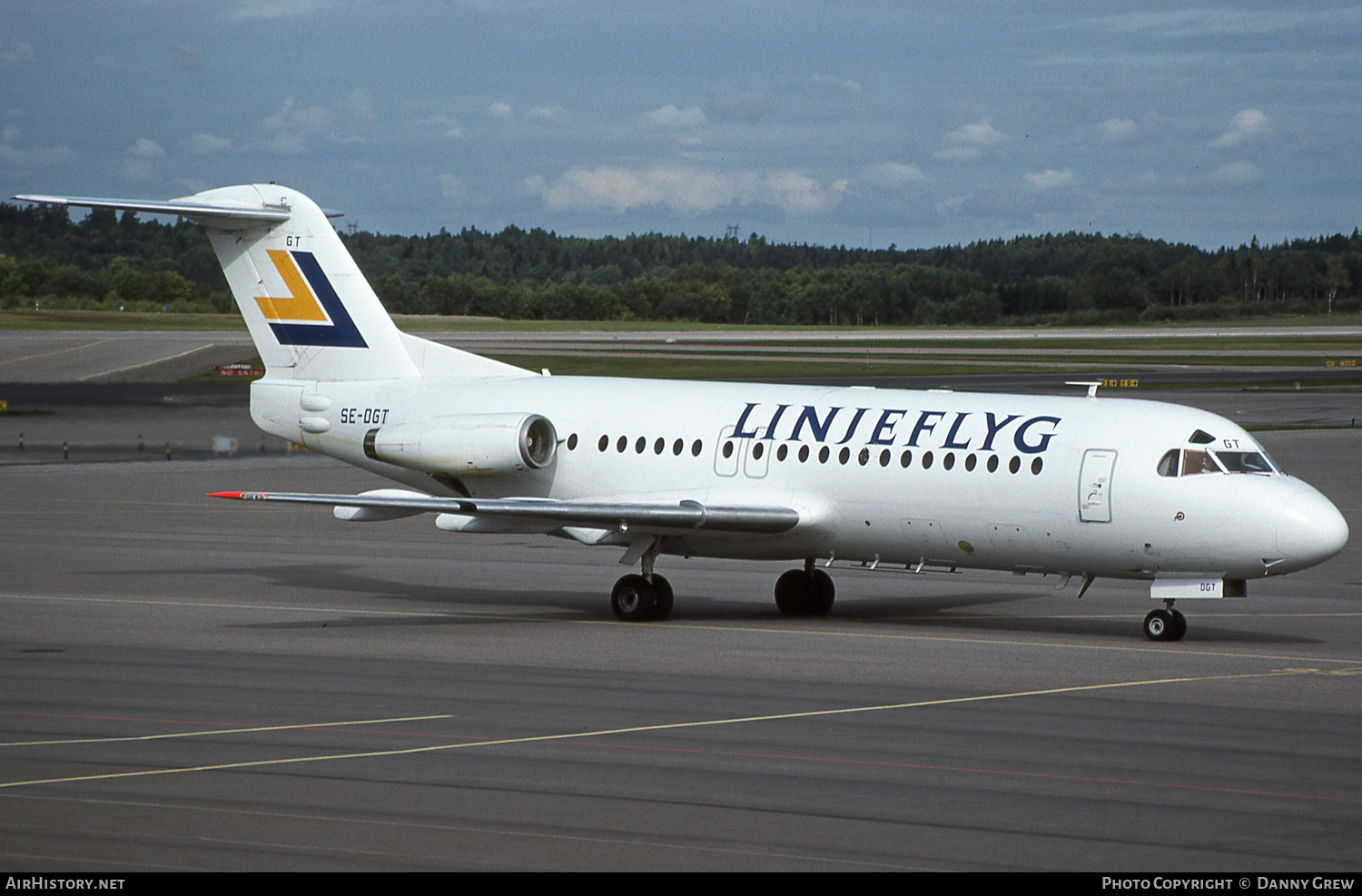 Aircraft Photo of SE-DGT | Fokker F28-4000 Fellowship | Linjeflyg | AirHistory.net #148910