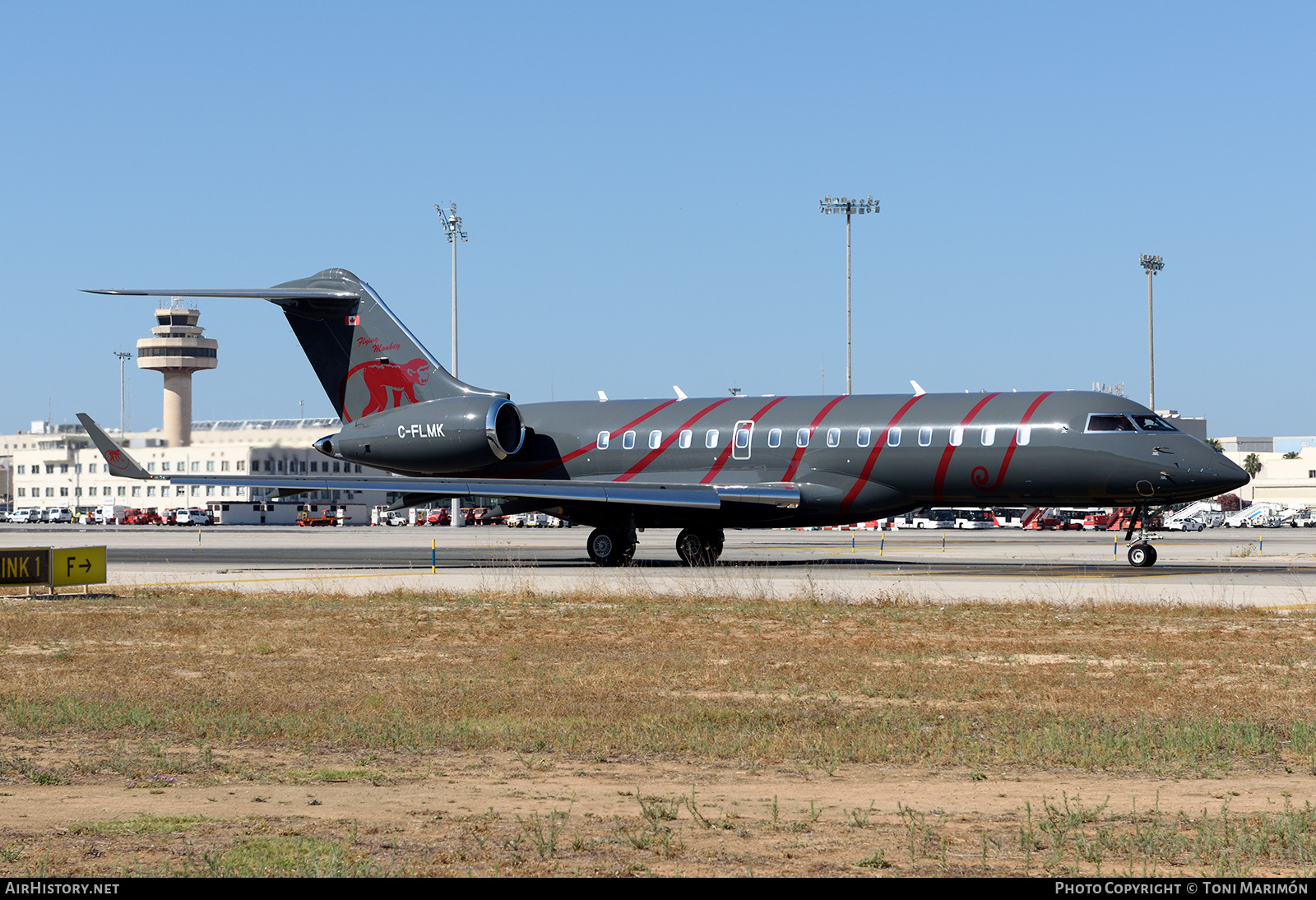 Aircraft Photo of C-FLMK | Bombardier Global Express XRS (BD-700-1A10) | Skyservice Business Aviation | AirHistory.net #149028