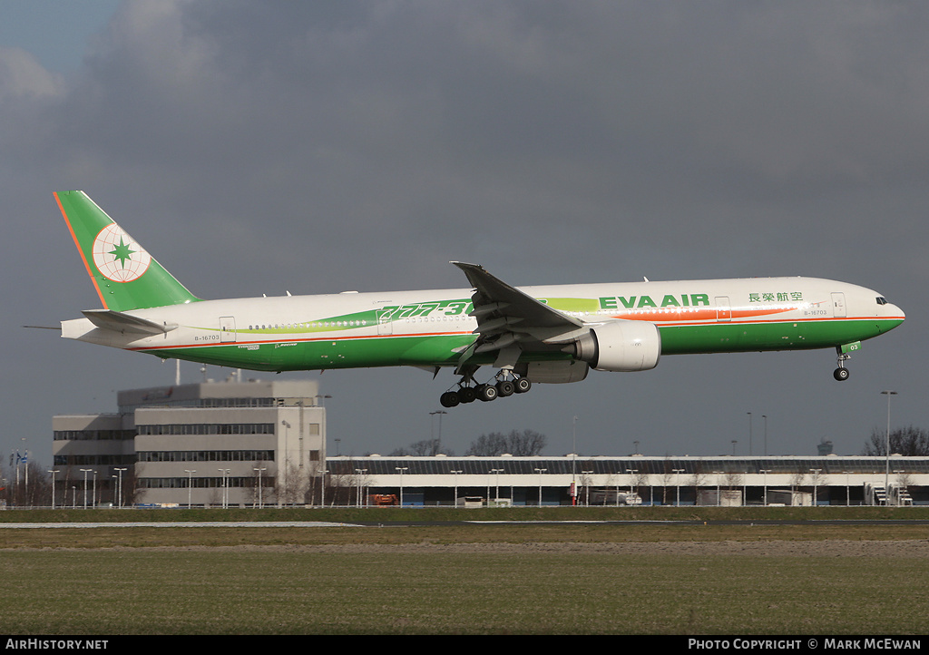 Aircraft Photo of B-16703 | Boeing 777-35E/ER | EVA Air | AirHistory.net #149040