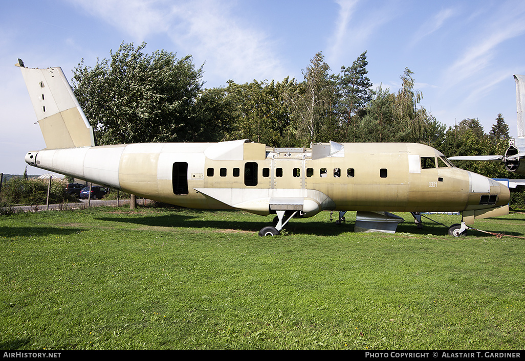 Aircraft Photo of No Reg | Let L-610GE | AirHistory.net #149066