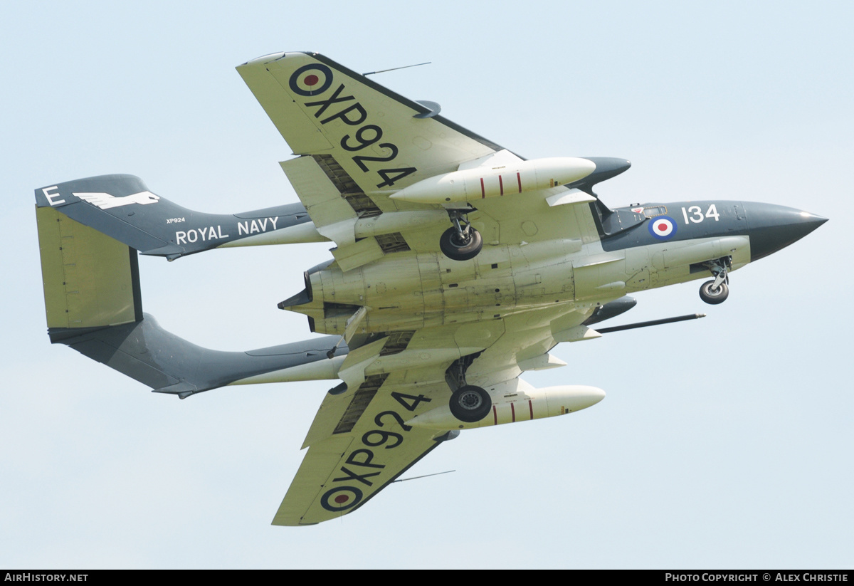 Aircraft Photo of G-CVIX / XP924 | De Havilland D.H. 110 Sea Vixen D3 | UK - Navy | AirHistory.net #149169
