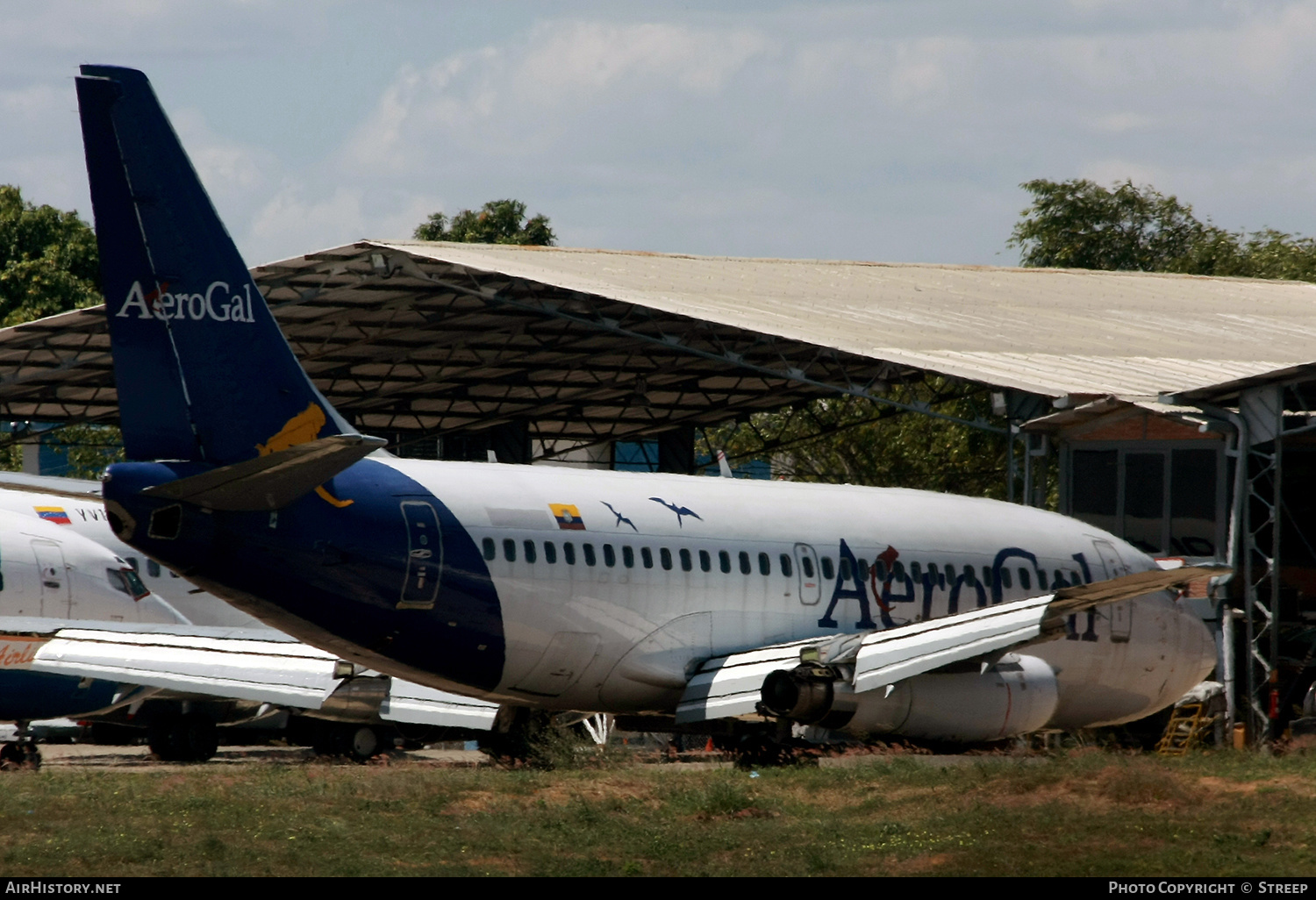 Aircraft Photo of HC-CFR | Boeing 737-244 | AeroGal | AirHistory.net #149177