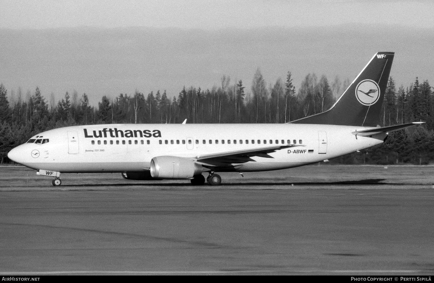 Aircraft Photo of D-ABWF | Boeing 737-330(QC) | Lufthansa | AirHistory.net #149210