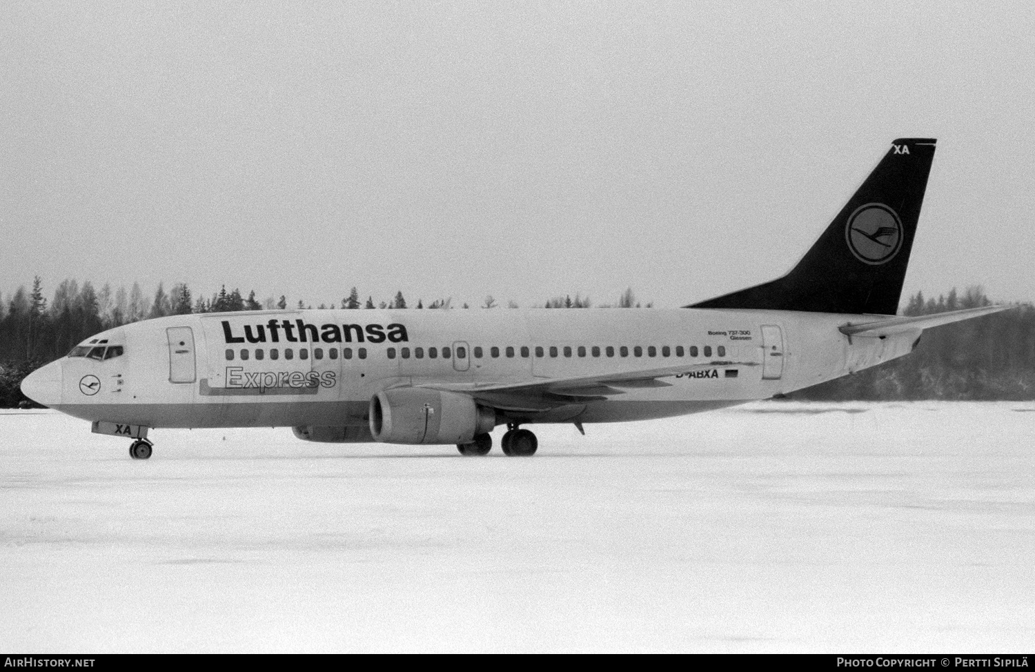 Aircraft Photo of D-ABXA | Boeing 737-330(QC) | Lufthansa Express | AirHistory.net #149251