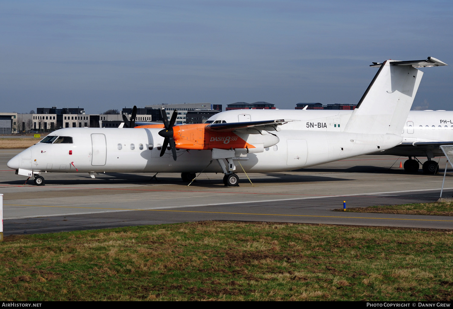 Aircraft Photo of 5N-BIA | Bombardier DHC-8-315Q Dash 8 | AirHistory.net #149304