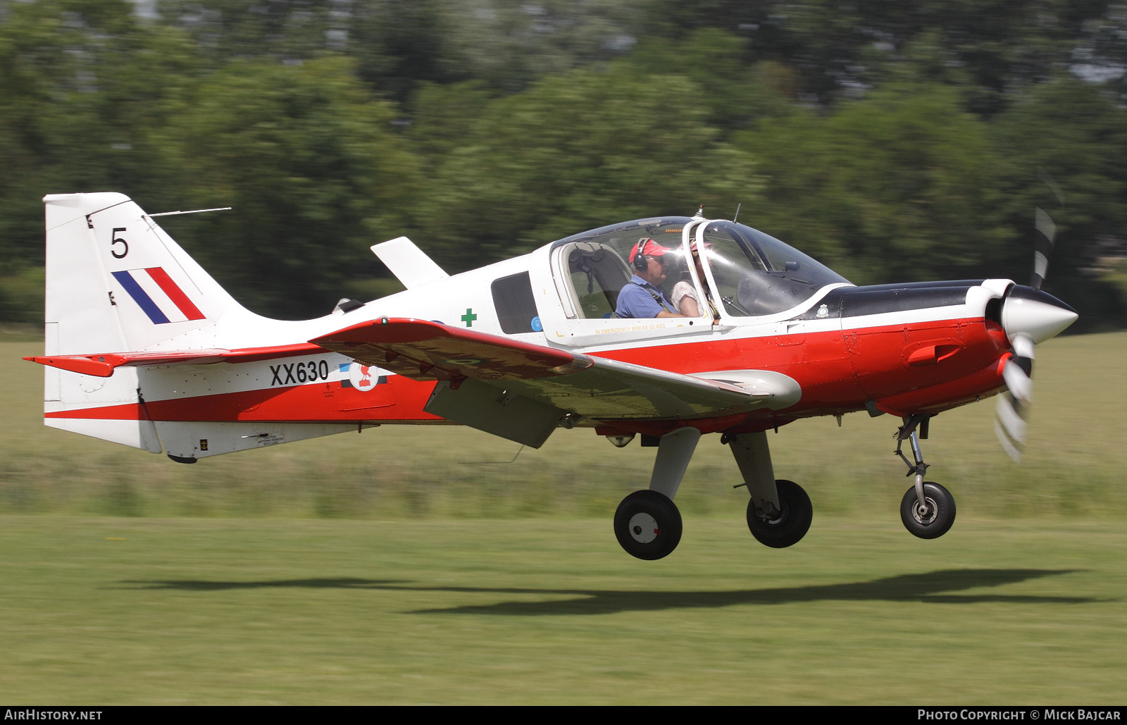 Aircraft Photo of G-SIJW / XX630 | Scottish Aviation Bulldog 120/121 | UK - Air Force | AirHistory.net #149319