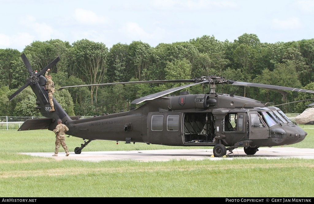Aircraft Photo of 09-20223 / 20223 | Sikorsky UH-60M Black Hawk (S-70A) | USA - Army | AirHistory.net #149436