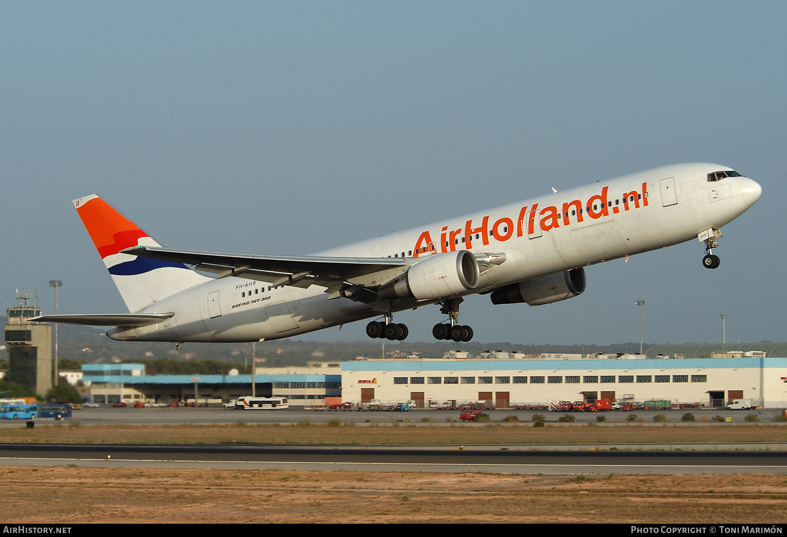 Aircraft Photo of PH-AHR | Boeing 767-328/ER | Air Holland | AirHistory.net #149598