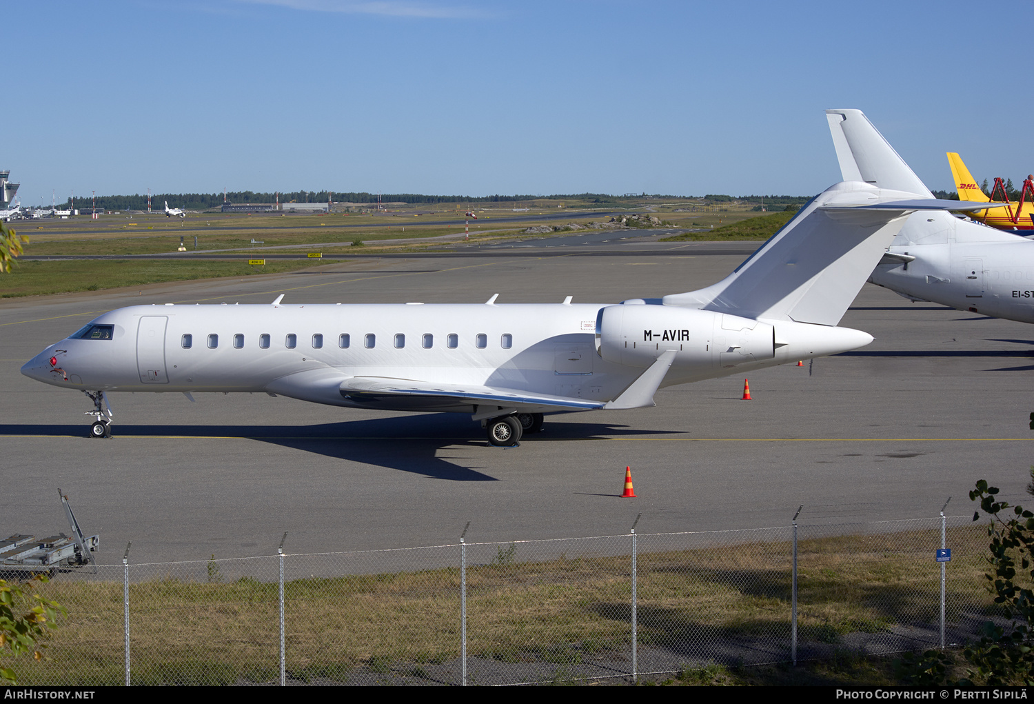Aircraft Photo of M-AVIR | Bombardier Global 6000 (BD-700-1A10) | AirHistory.net #149739