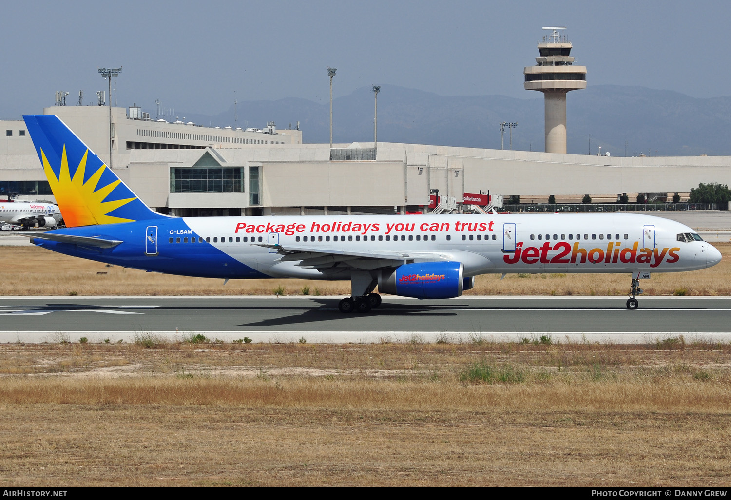 Aircraft Photo of G-LSAM | Boeing 757-204 | Jet2 Holidays | AirHistory.net #149791