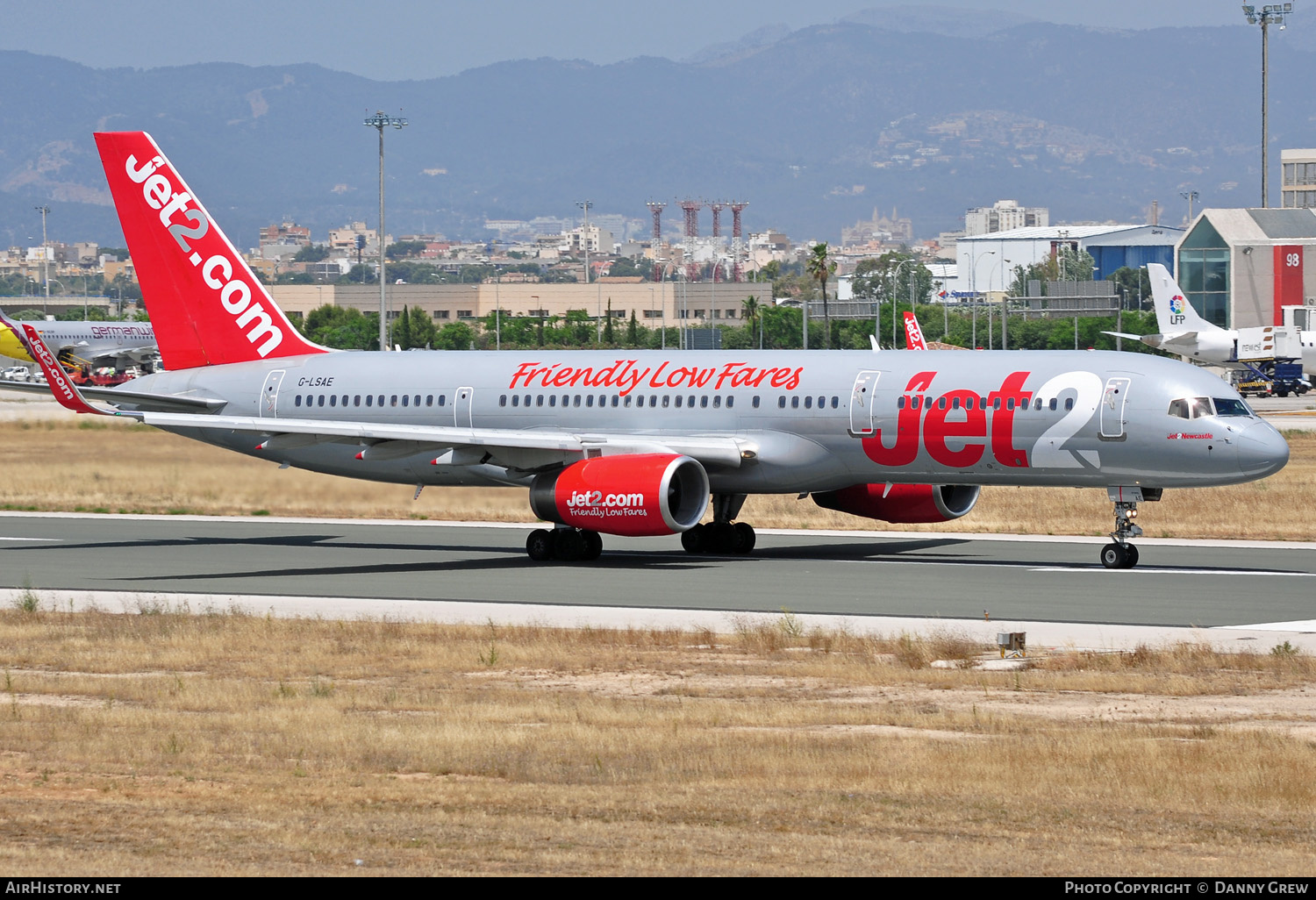 Aircraft Photo of G-LSAE | Boeing 757-27B | Jet2 | AirHistory.net #149796