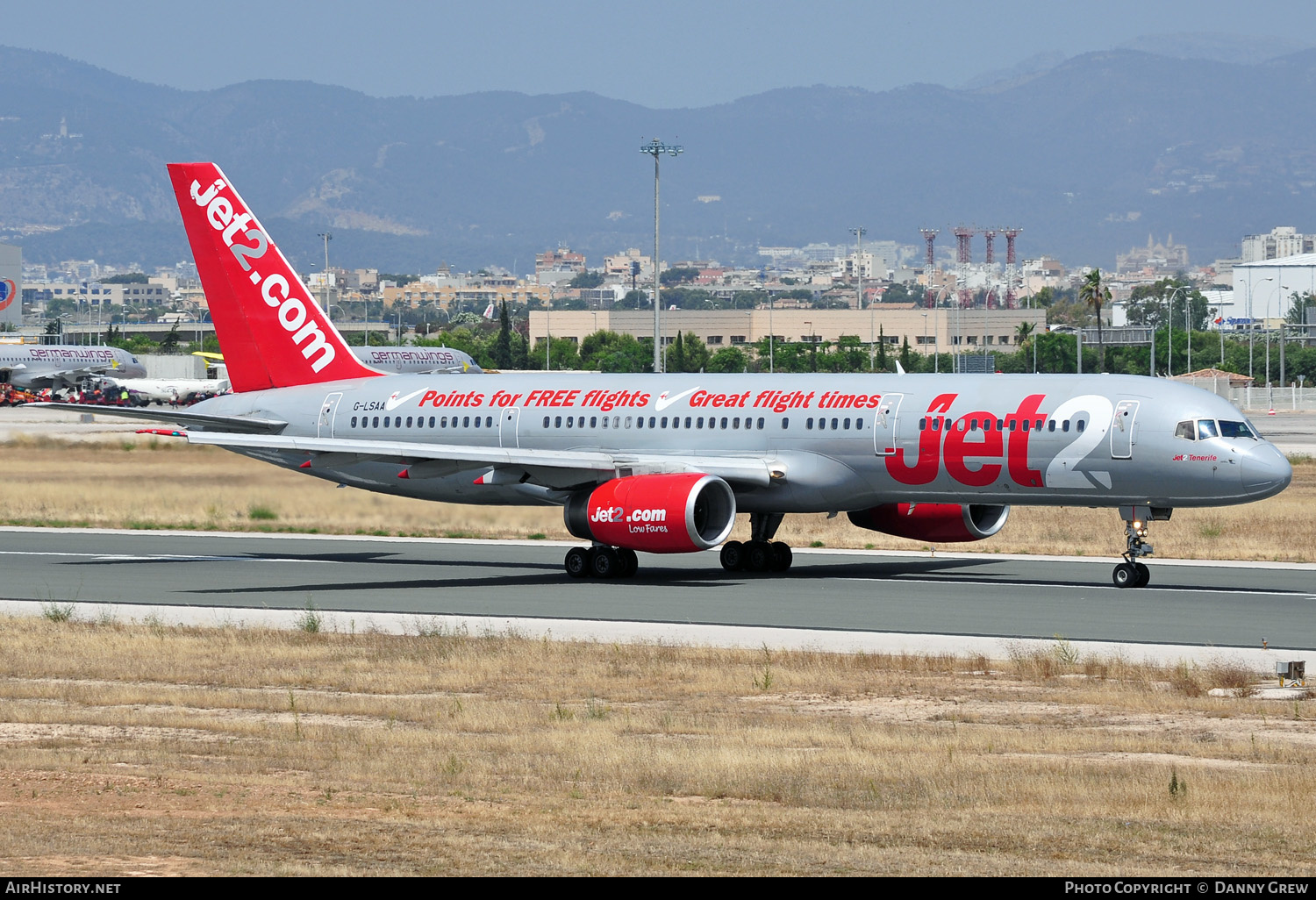 Aircraft Photo of G-LSAA | Boeing 757-236 | Jet2 | AirHistory.net #149802