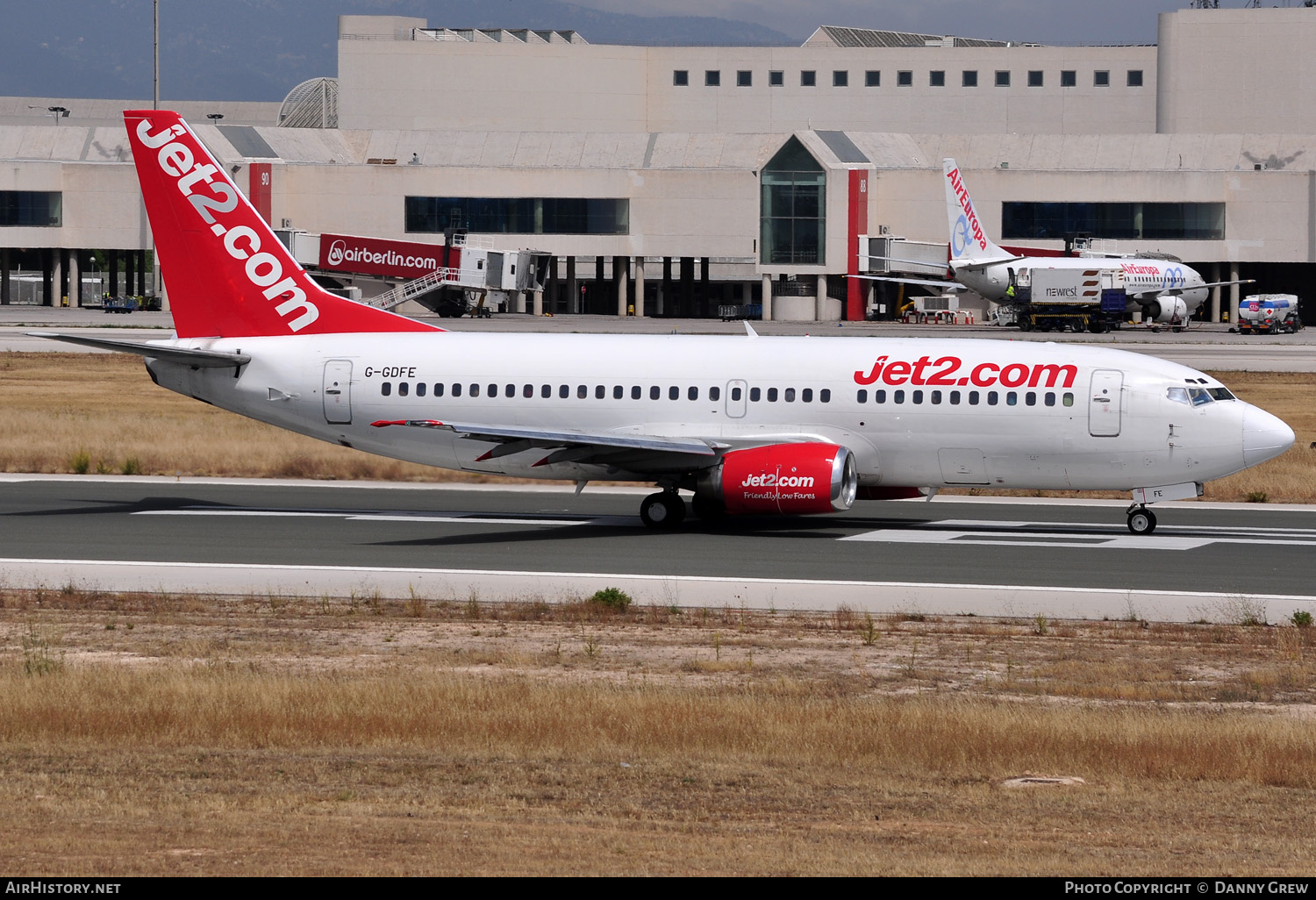 Aircraft Photo of G-GDFE | Boeing 737-3Q8(QC) | Jet2 | AirHistory.net #149891