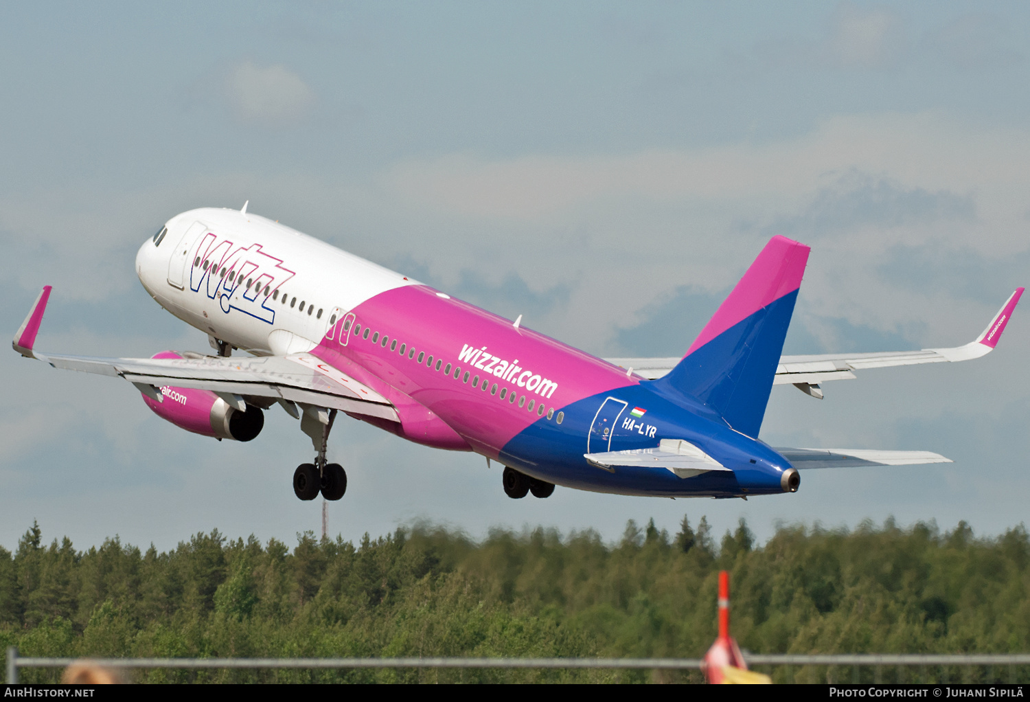 Aircraft Photo of HA-LYR | Airbus A320-232 | Wizz Air | AirHistory.net #149937