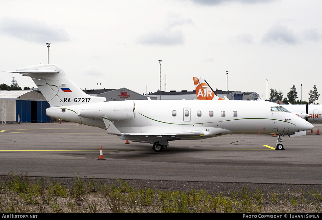Aircraft Photo of RA-67217 | Bombardier Challenger 300 (BD-100-1A10) | AirHistory.net #150407