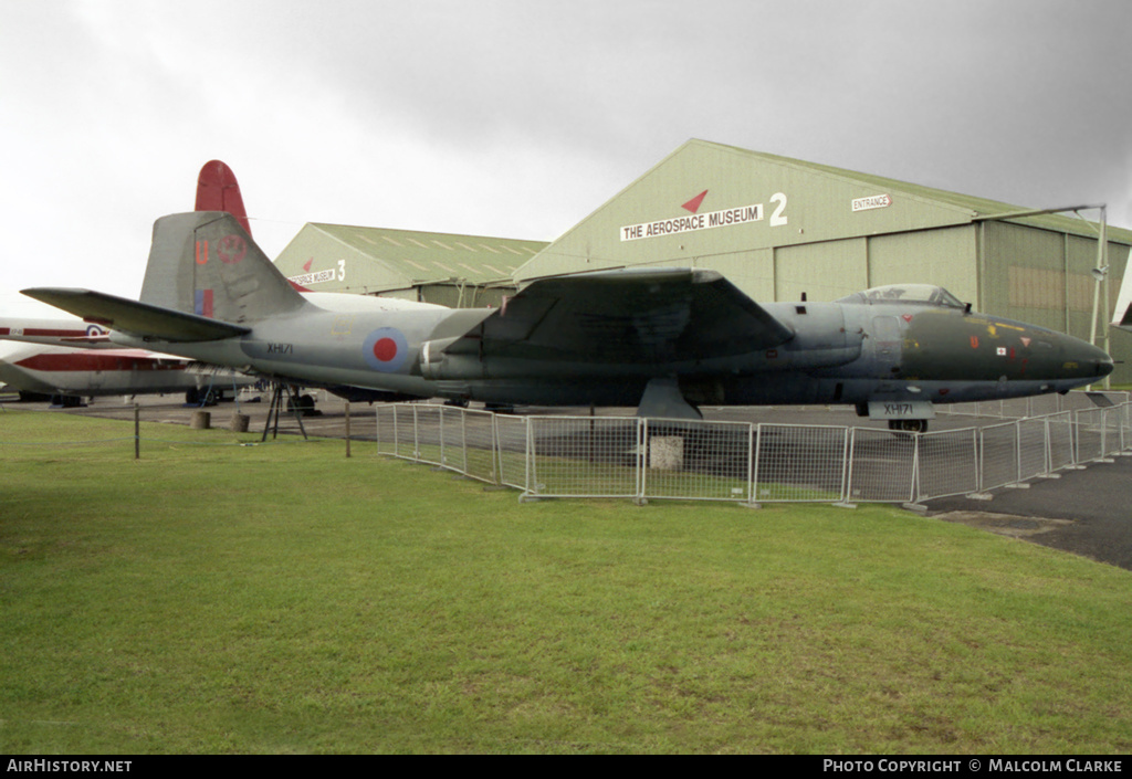 Aircraft Photo of XH171 | English Electric Canberra PR9 | AirHistory.net #150505