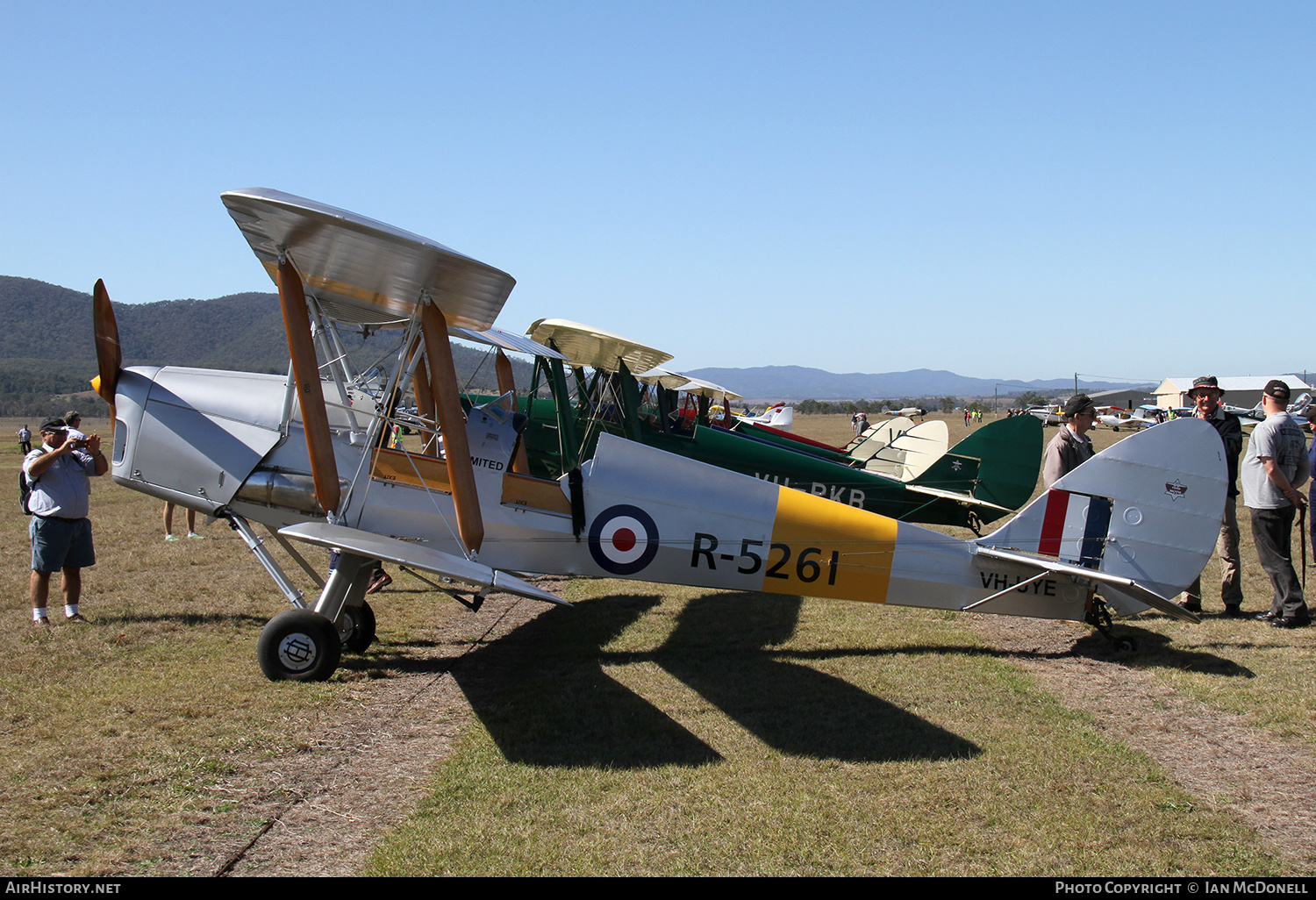 Aircraft Photo of VH-UYE / R-5261 | De Havilland D.H. 82A Tiger Moth | Australia - Air Force | AirHistory.net #150637