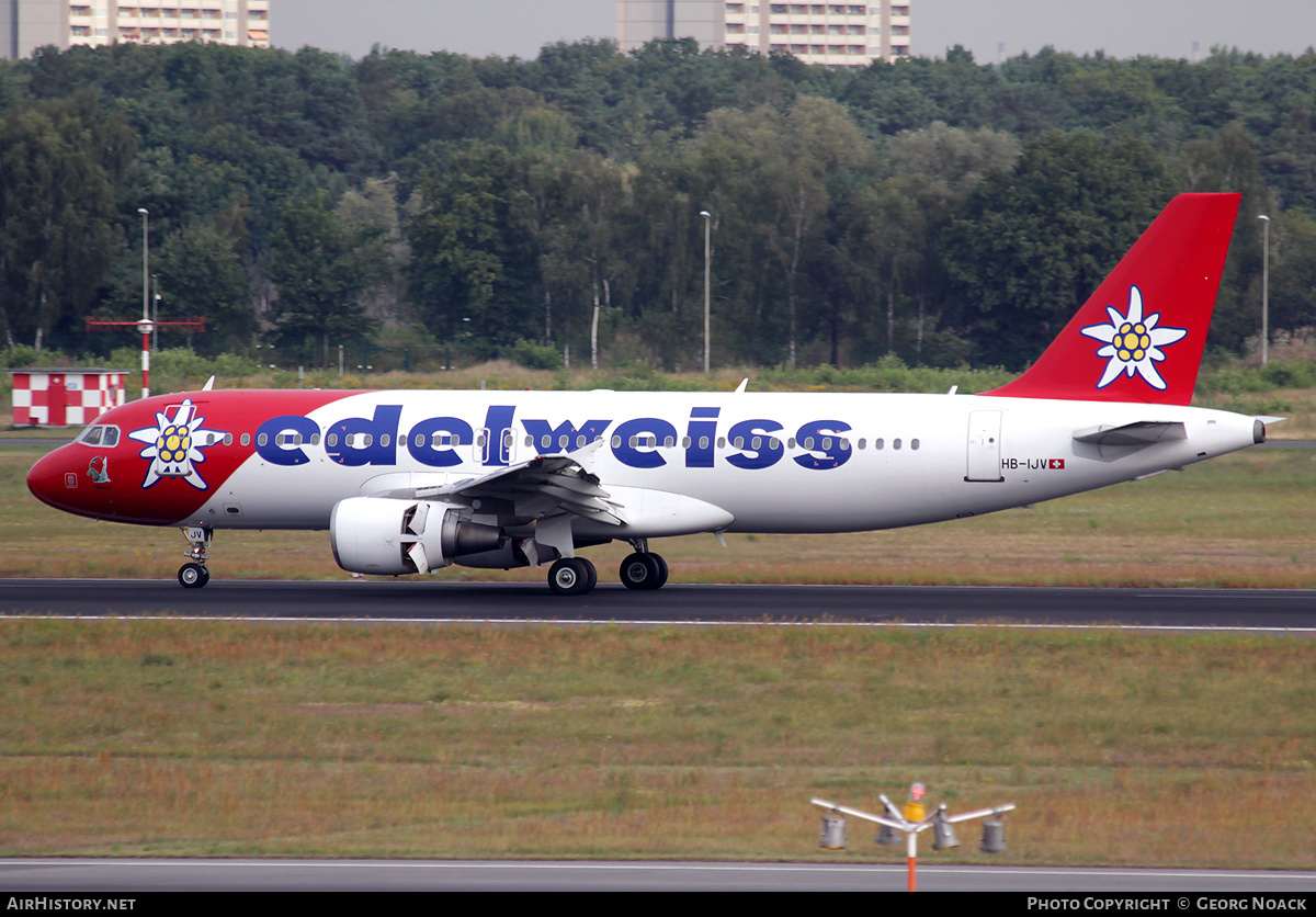 Aircraft Photo of HB-IJV | Airbus A320-214 | Edelweiss Air | AirHistory.net #150659