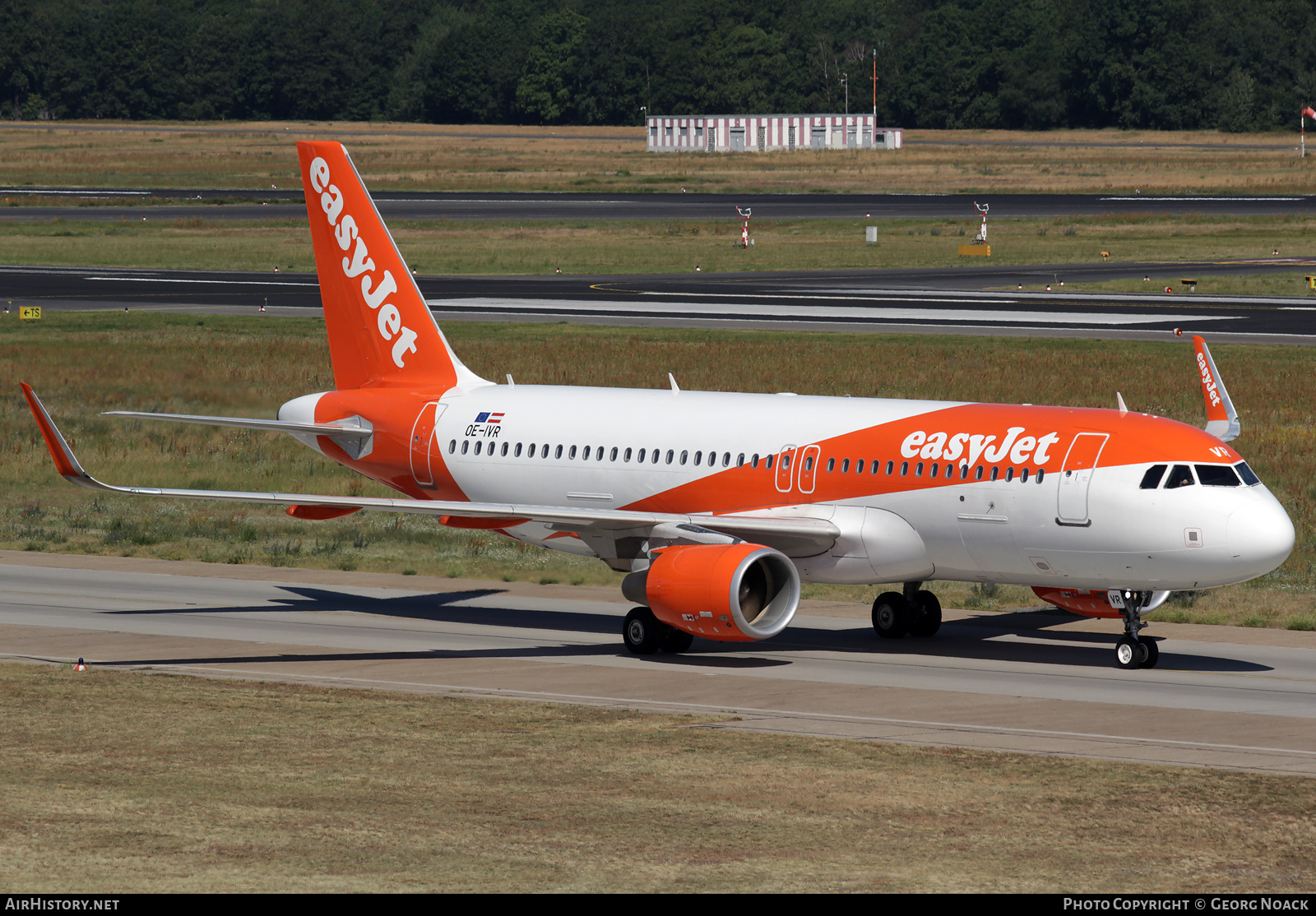 Aircraft Photo of OE-IVR | Airbus A320-214 | EasyJet | AirHistory.net #150668