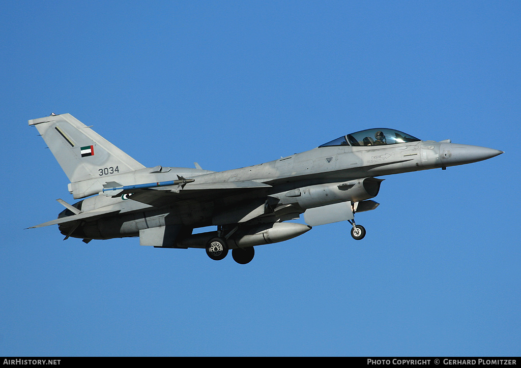 Aircraft Photo of 3034 | Lockheed Martin F-16E Fighting Falcon | United Arab Emirates - Air Force | AirHistory.net #150672