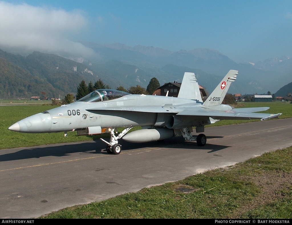 Aircraft Photo of J-5006 | McDonnell Douglas F/A-18C Hornet | Switzerland - Air Force | AirHistory.net #150722