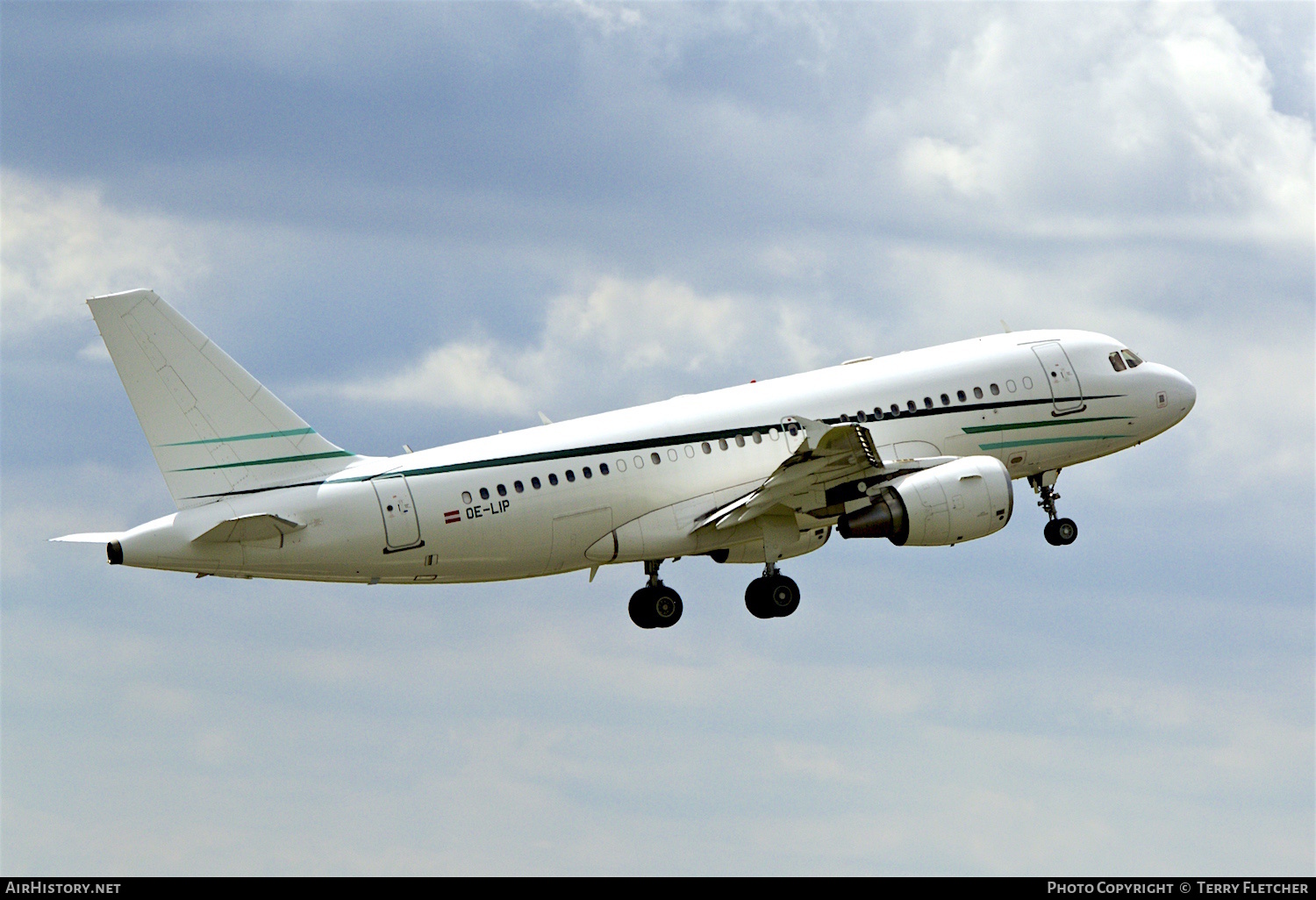 Aircraft Photo of OE-LIP | Airbus ACJ319 (A319-115/CJ) | AirHistory.net #150735