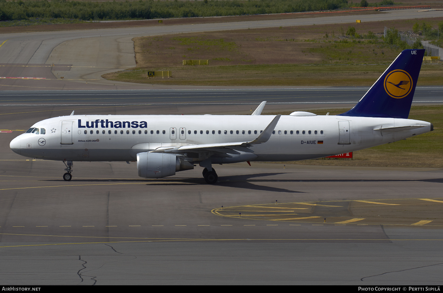 Aircraft Photo of D-AIUE | Airbus A320-214 | Lufthansa | AirHistory.net #150806