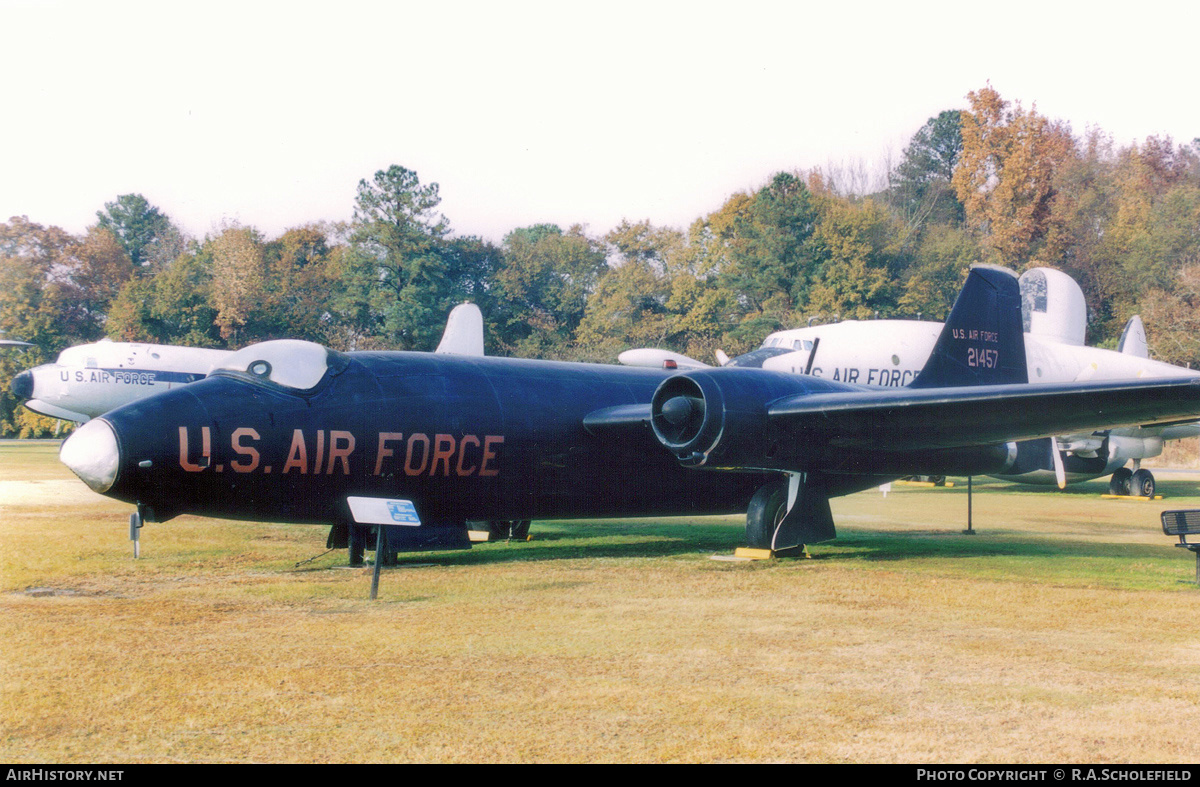 Aircraft Photo of 52-1457 / 21457 | Martin RB-57A Canberra | USA - Air Force | AirHistory.net #150828