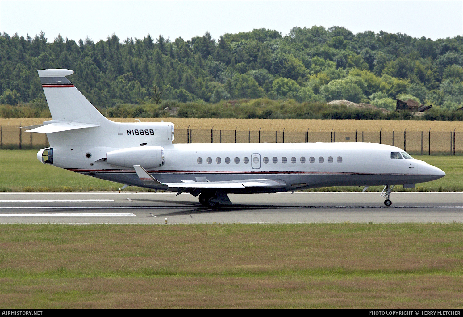 Aircraft Photo of N1898B | Dassault Falcon 8X | AirHistory.net #150853